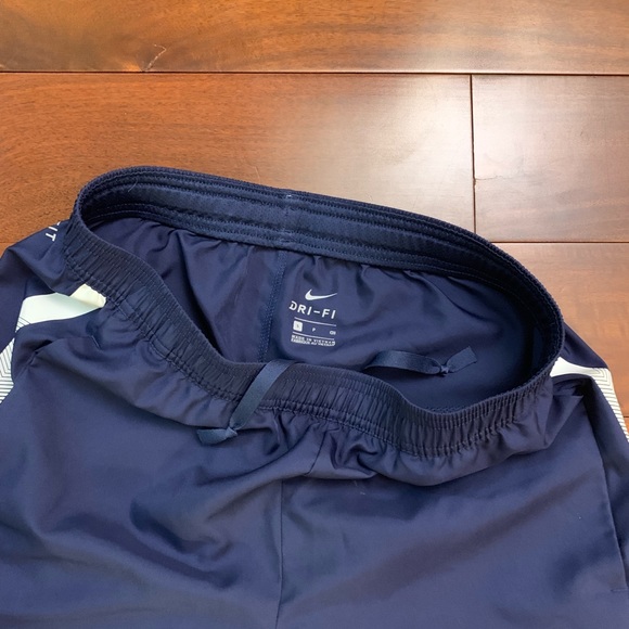 Nike Dri-Fit Shorts. - Picture 5 of 8
